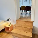 Spacious Near & Alokke Forest 欧登塞