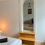 公寓 Spacious Near & Alokke Forest