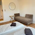 Spacious Near & Alokke Forest 公寓