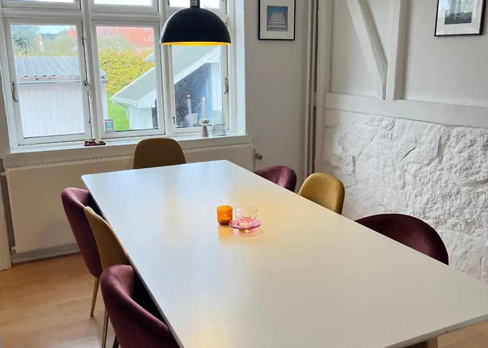 Spacious Near & Alokke Forest