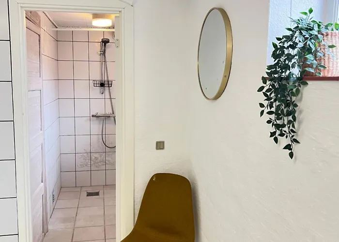 Spacious Near & Alokke Forest شقة