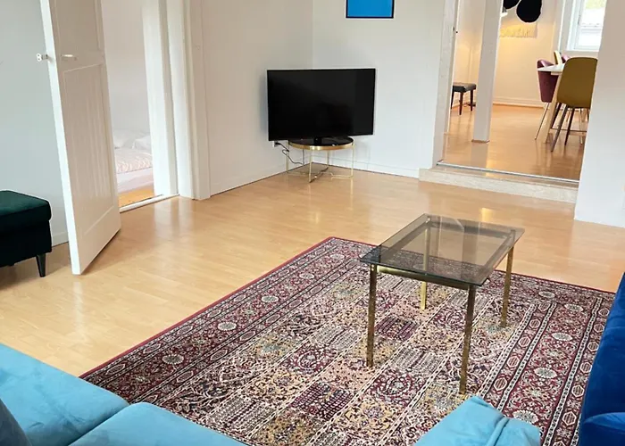 Spacious Near & Alokke Forest شقة أودنسه