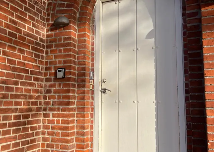 Spacious Near & Alokke Forest